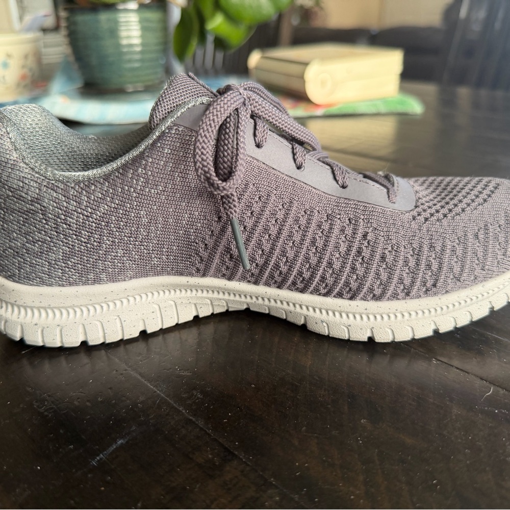 Skechers Women’s Virtue Dry-spell Waterproof shoes